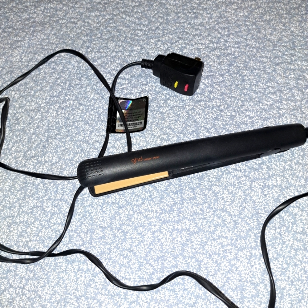 ghd Black and Gold Hair Straightener